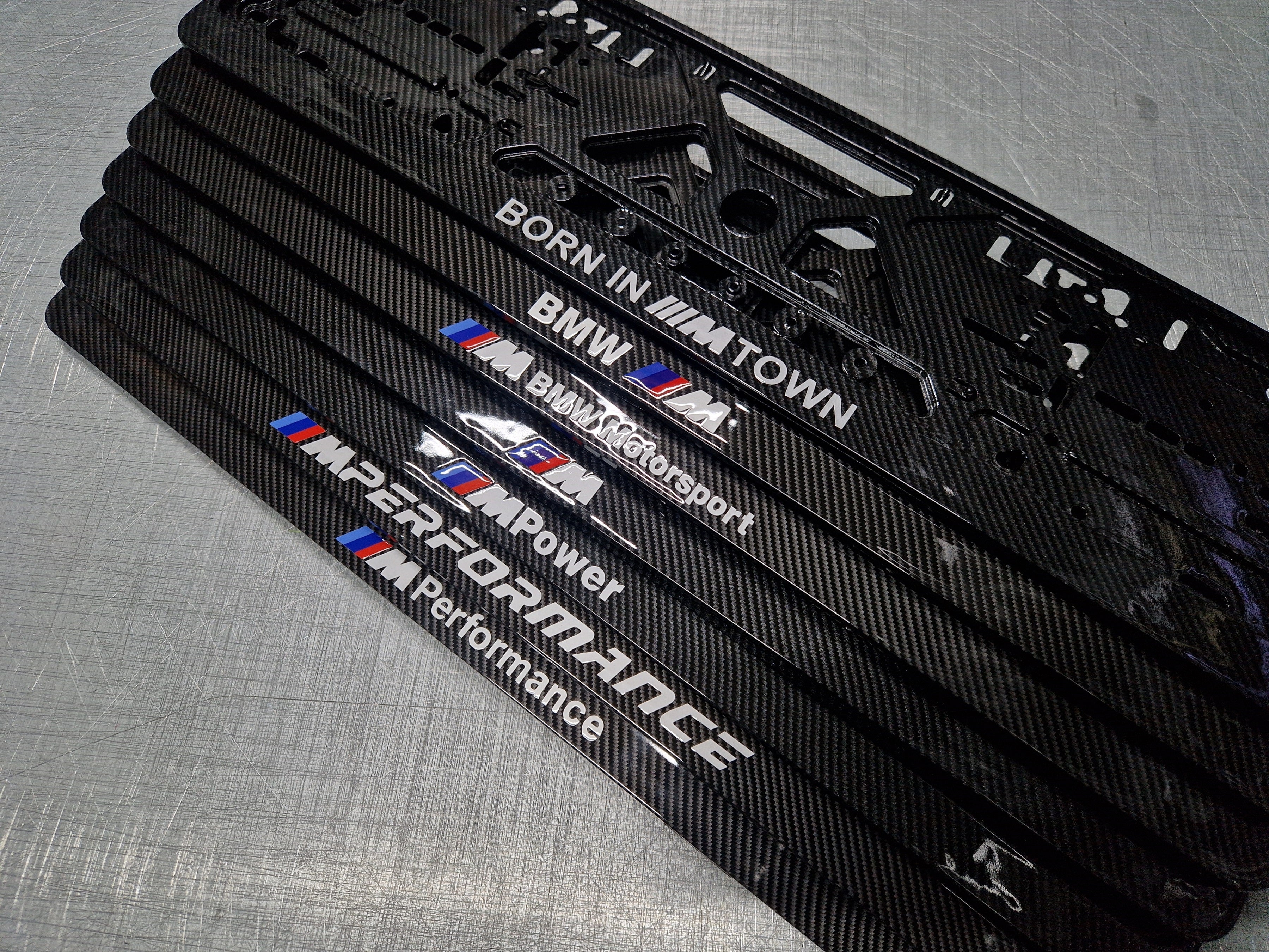 Carbonio license plate frames