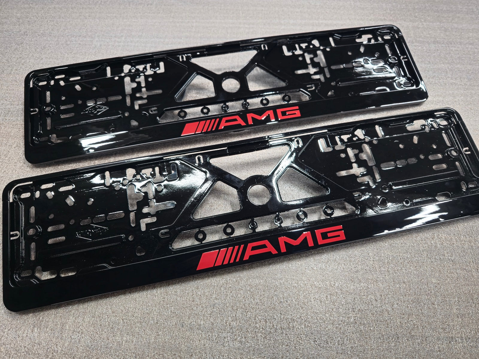 Mercedes Benz AMG car number plate holder frame surround Piano Black RED