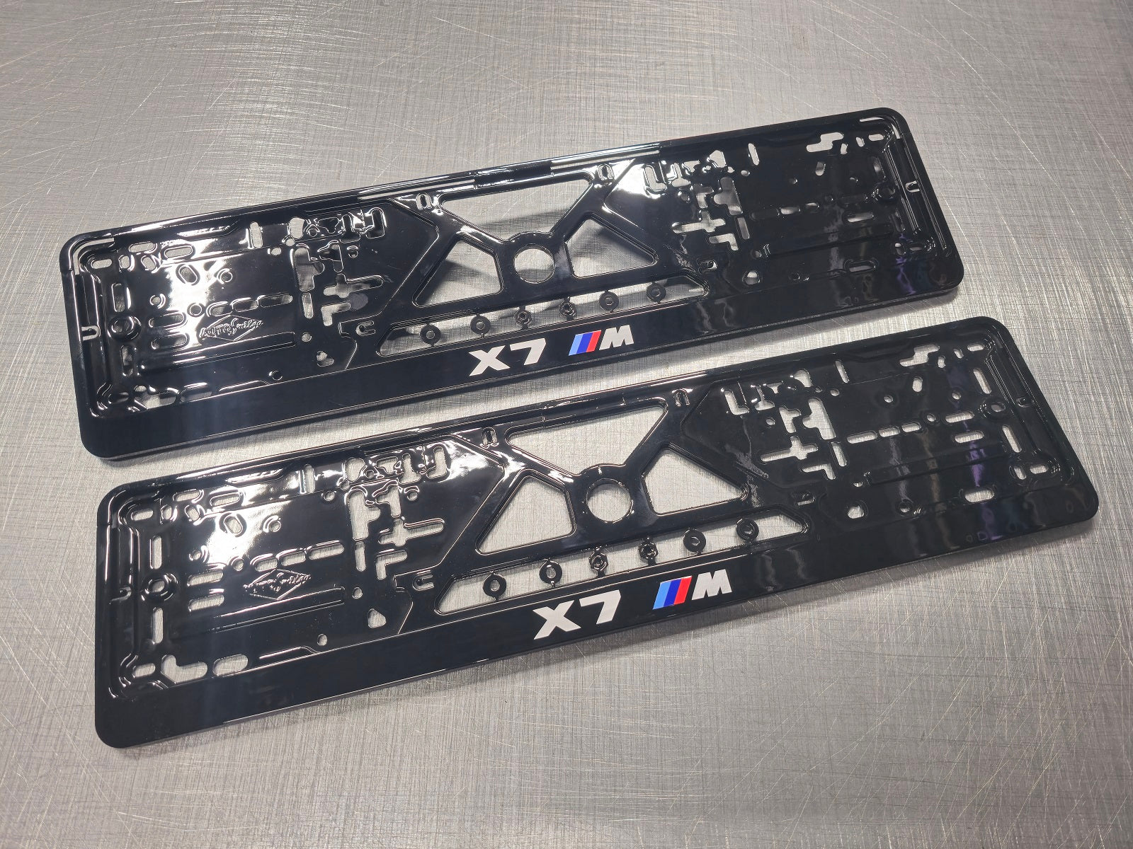 BMW X7M car number plate holder frame surround Piano Black